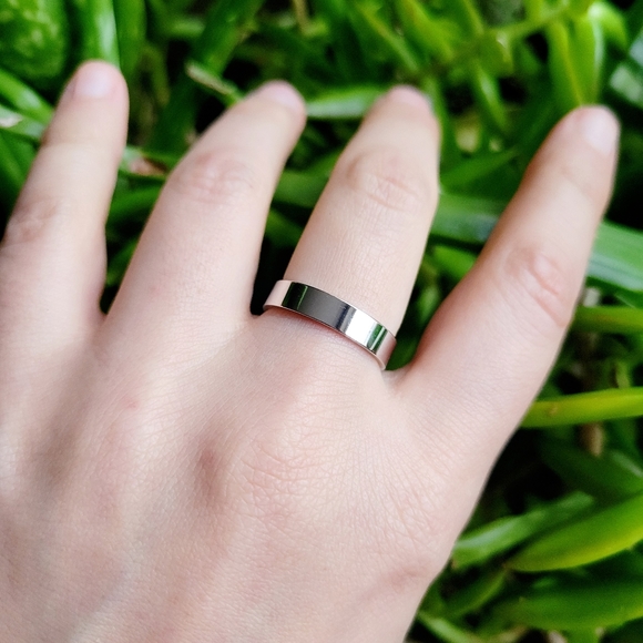 New Simple Classic Silver Ring Band, size 7.5 - Picture 2 of 7